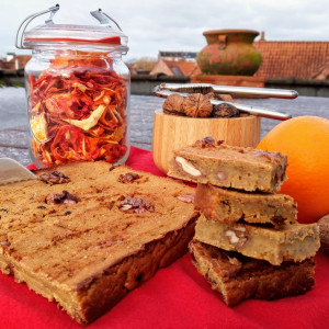 NUTTY ORANGE BROOD
